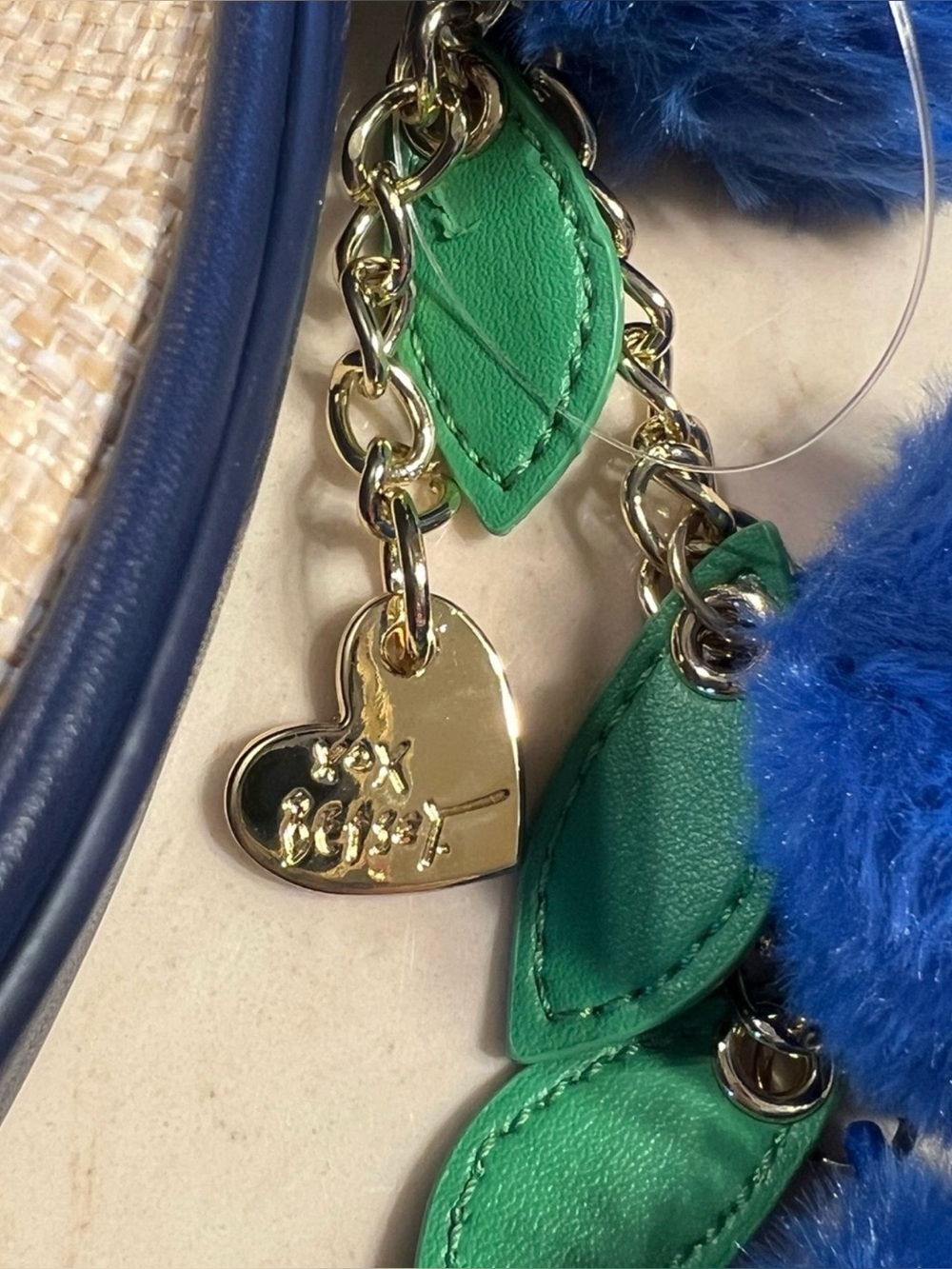 š«šBETSEY JOHNSON Straw Blueberry Shoulder Bag With Blueberry Pom-Pom Charm - Picture 8 of 15
